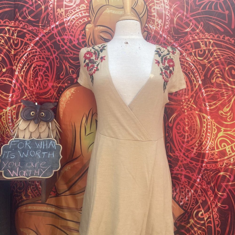 Vintage Bohemian Beige Floral Embroidered Mini Dress – 100% Cotton, Size L